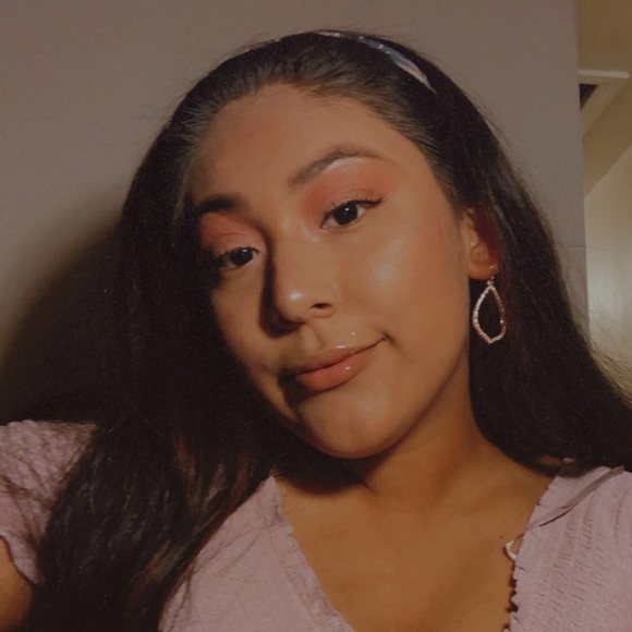 Meet your Posher, Xenia - Picture 1 of 1